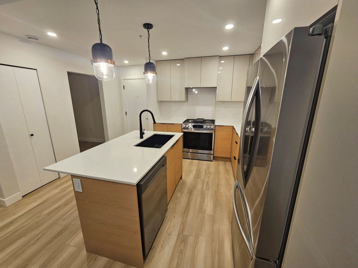 15353 17 Avenue #206 - Photo 6 of 20