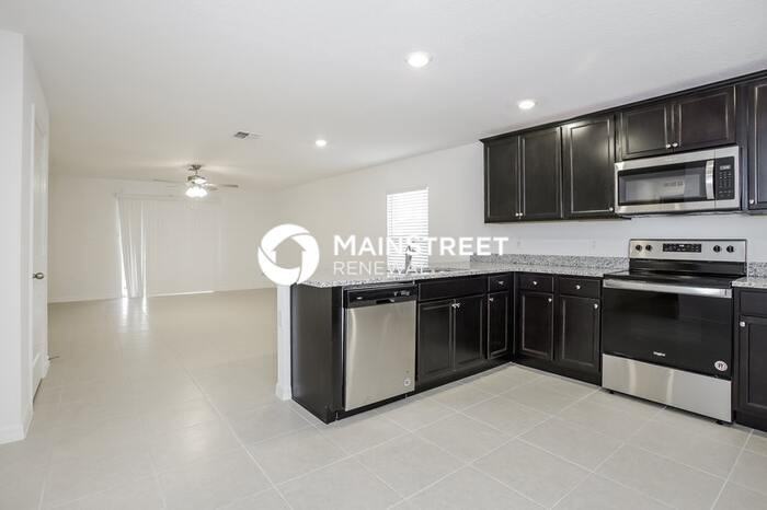 1138 Union Ave - Photo 5 of 16