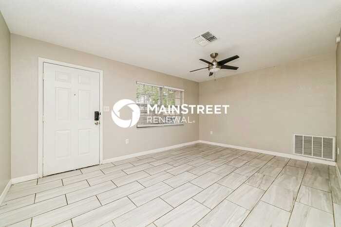 11440 Fox Run - Photo 2 of 21