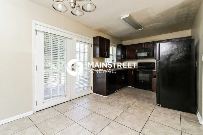 4545 Sahara Dr Sw - Photo 6 of 16