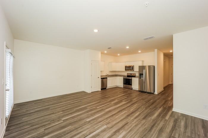 635 Magnolia Cir - Photo 4 of 16