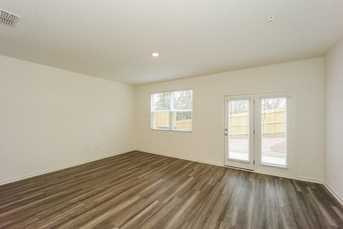 635 Magnolia Cir - Photo 6 of 16