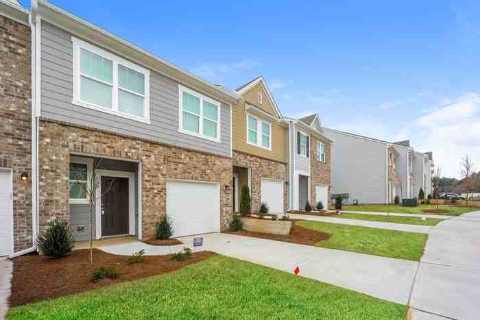 635 Magnolia Cir - Photo 5 of 16