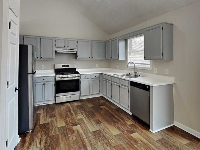 4312 Morningside Dr - Photo 7 of 26