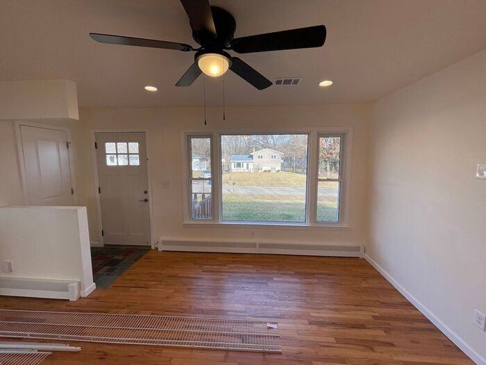 4045 Kempf St - Photo 3 of 18