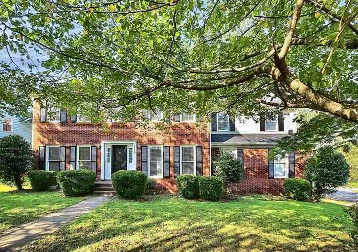 6629 Brenock Ln - Photo 4 of 36