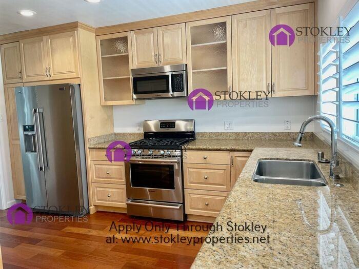 158 Cameo Dr - Photo 3 of 15