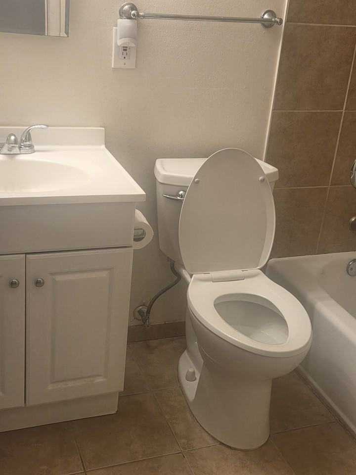 WPARK APARTMENTS - Photo 7 of 9