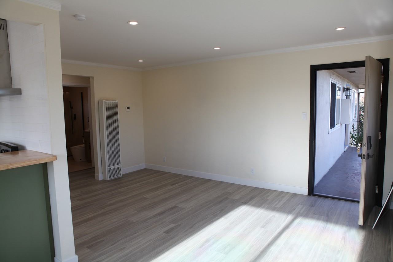 900 Toyon Dr #2 - Photo 3 of 12