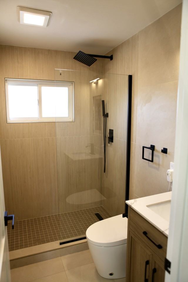 900 Toyon Dr #2 - Photo 4 of 12