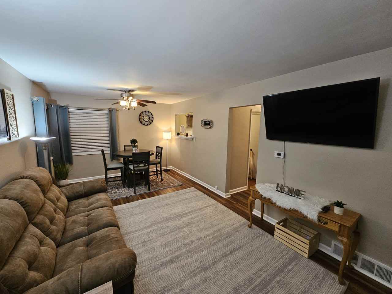 4058 Royal Oak Dr #4060 - Photo 3 of 16