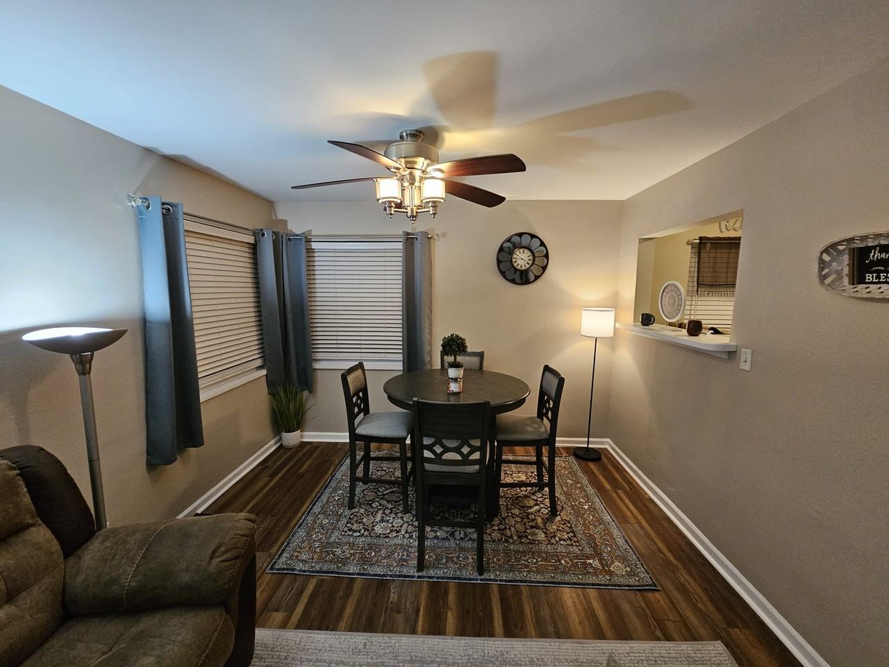 4058 Royal Oak Dr #4060 - Photo 4 of 16