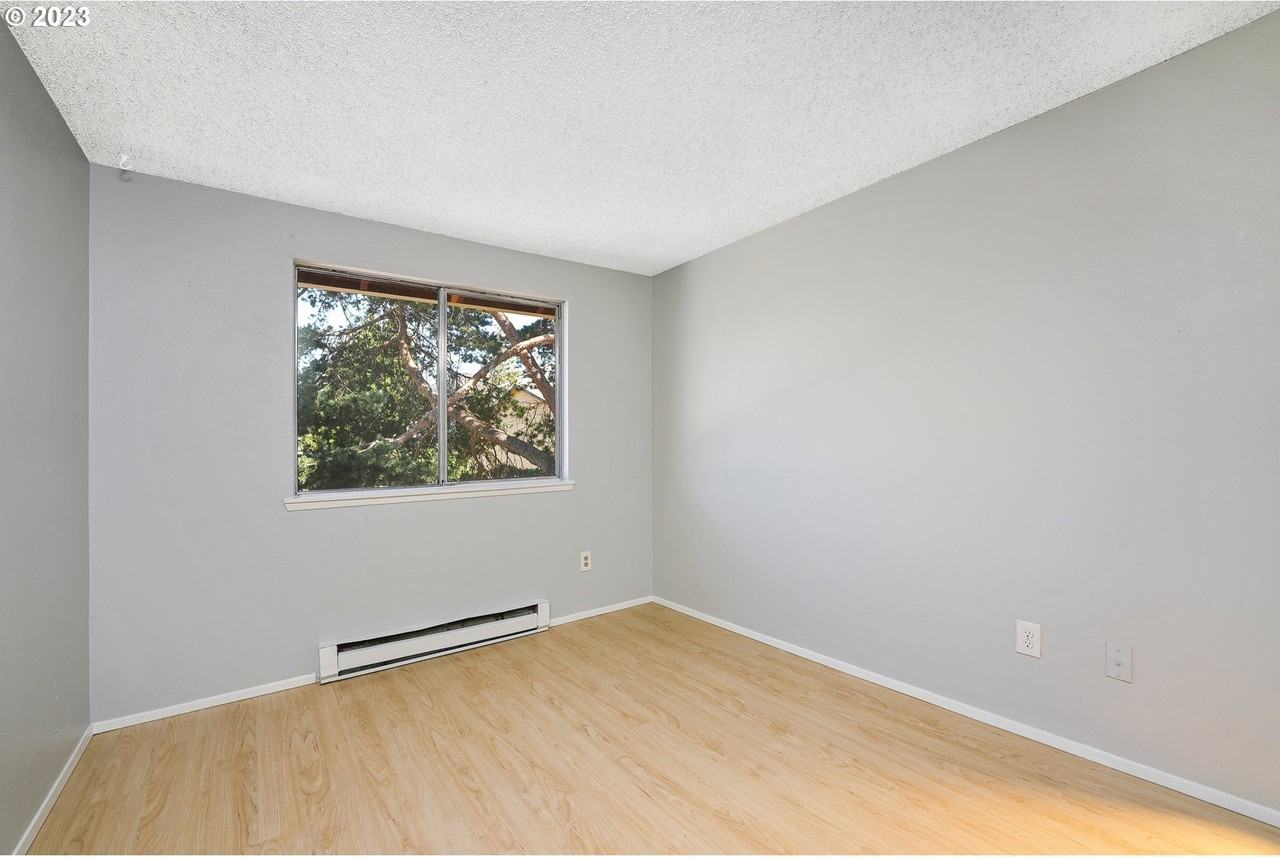 1470 Se Walnut St #26 - Photo 3 of 14