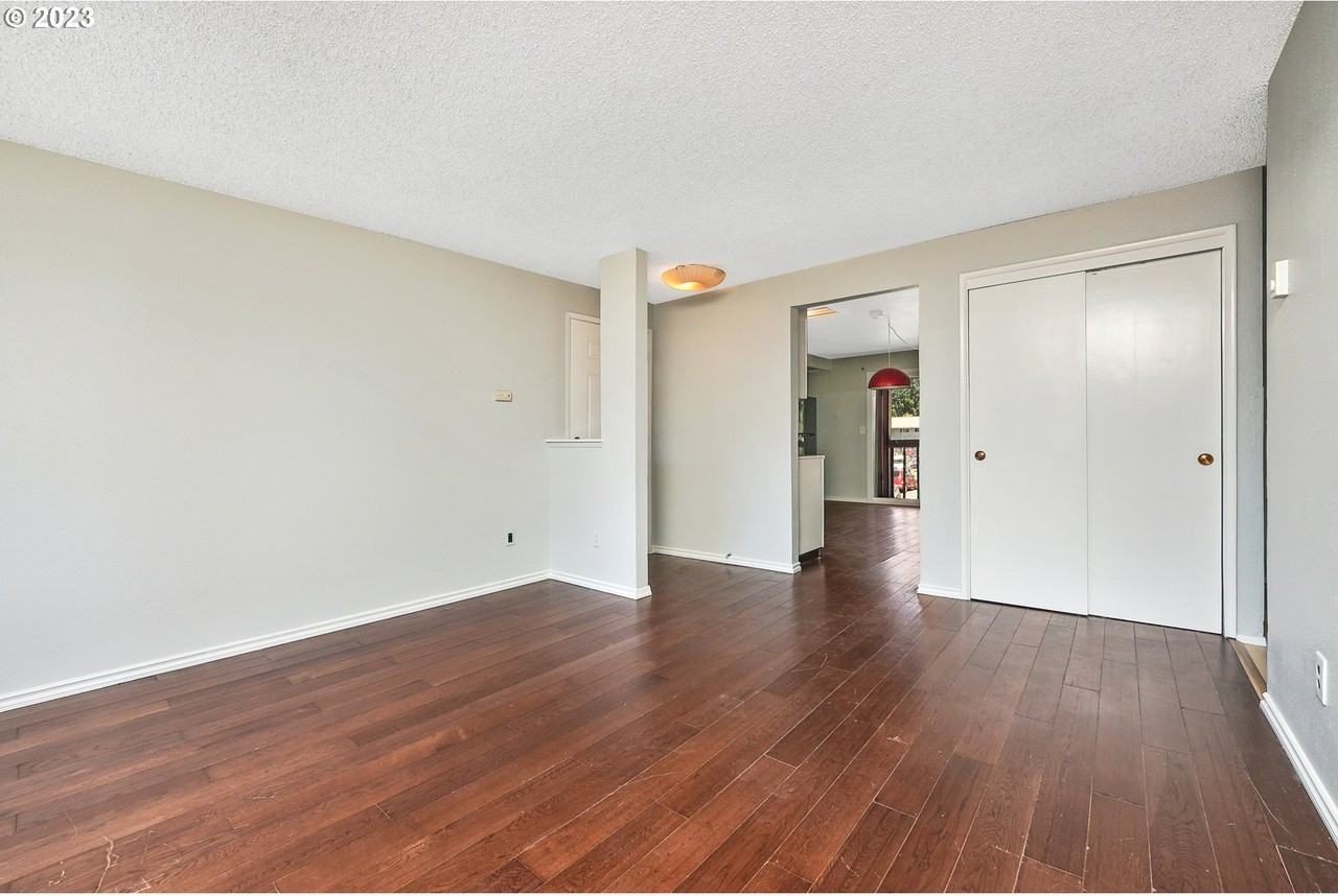 1470 Se Walnut St #26 - Photo 5 of 14