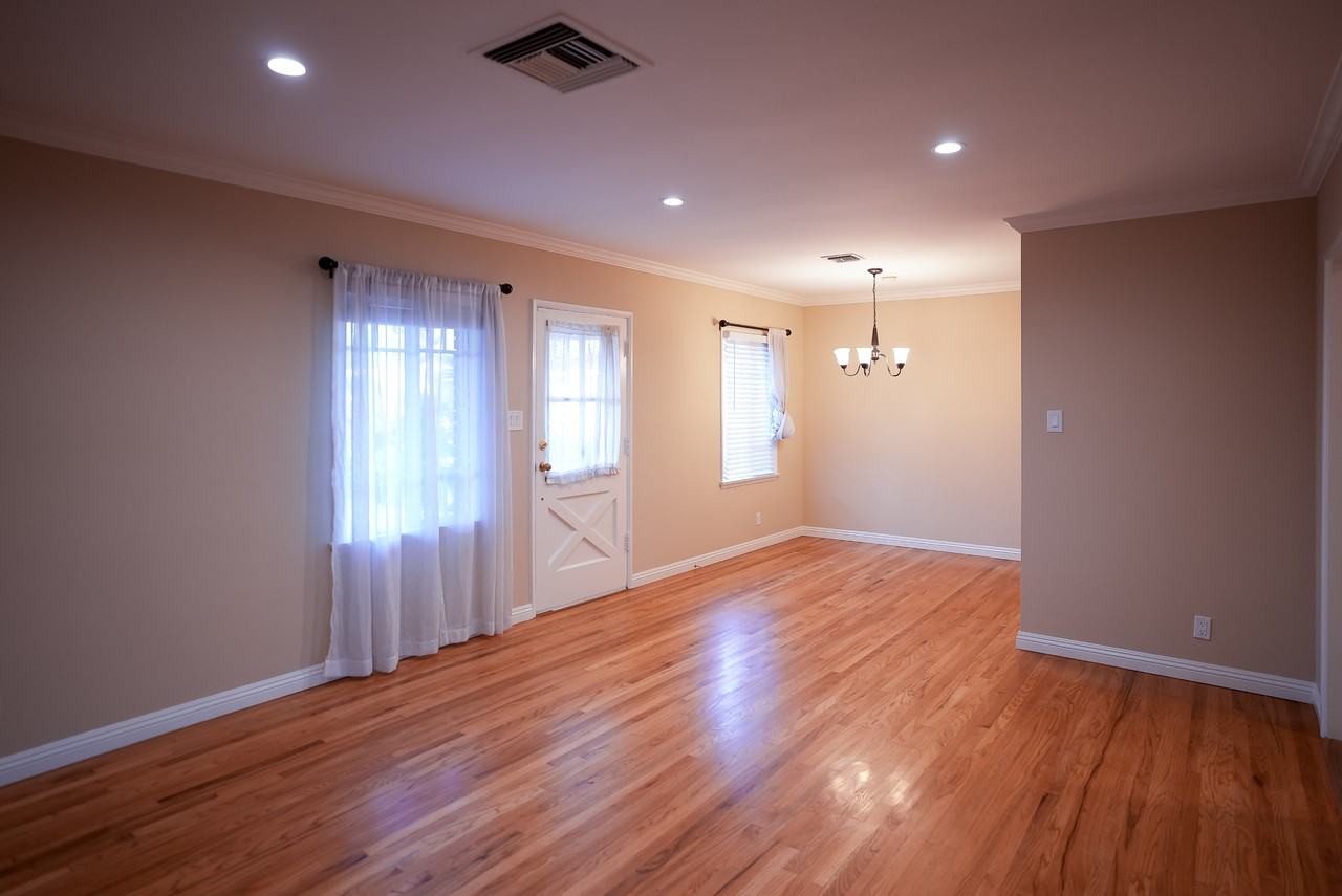 18349 Sylvan St #NA - Photo 3 of 17