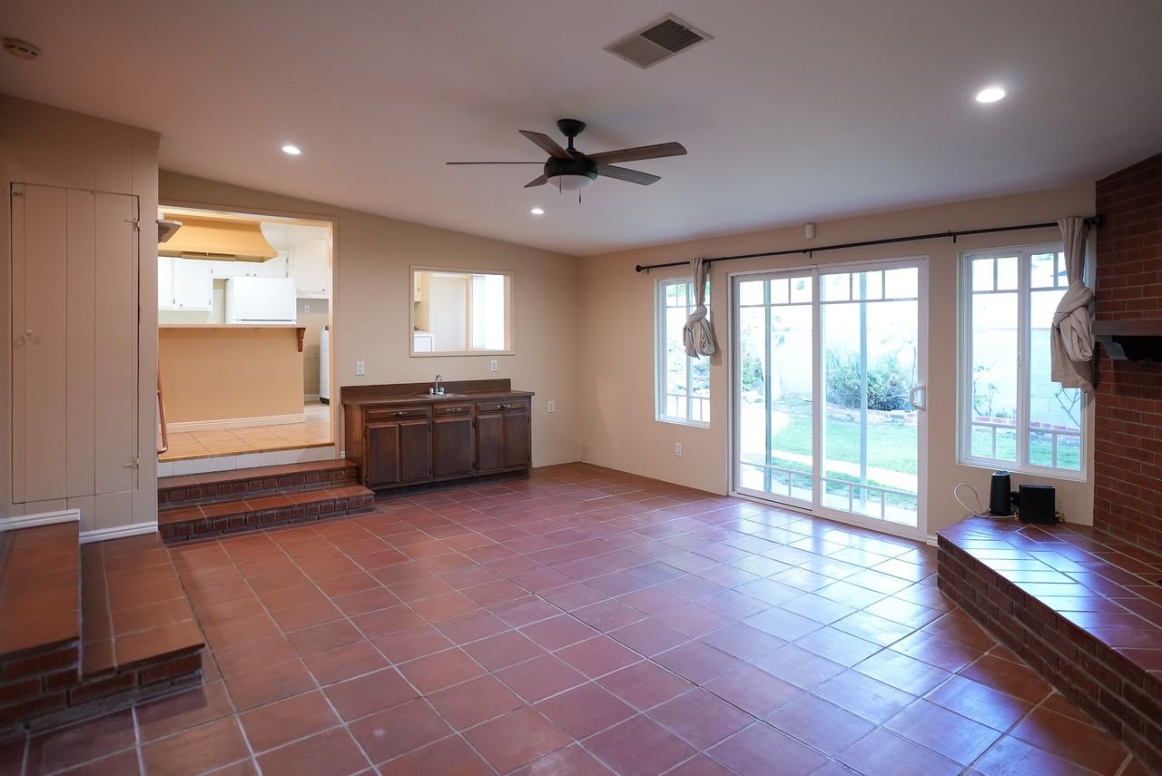 18349 Sylvan St #NA - Photo 5 of 17