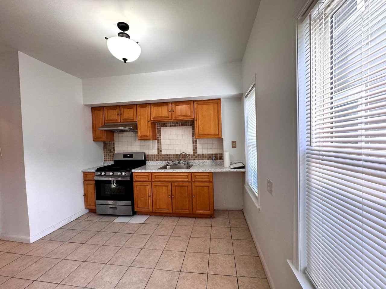 9 Fairmont Pl #1 - Photo 3 of 13