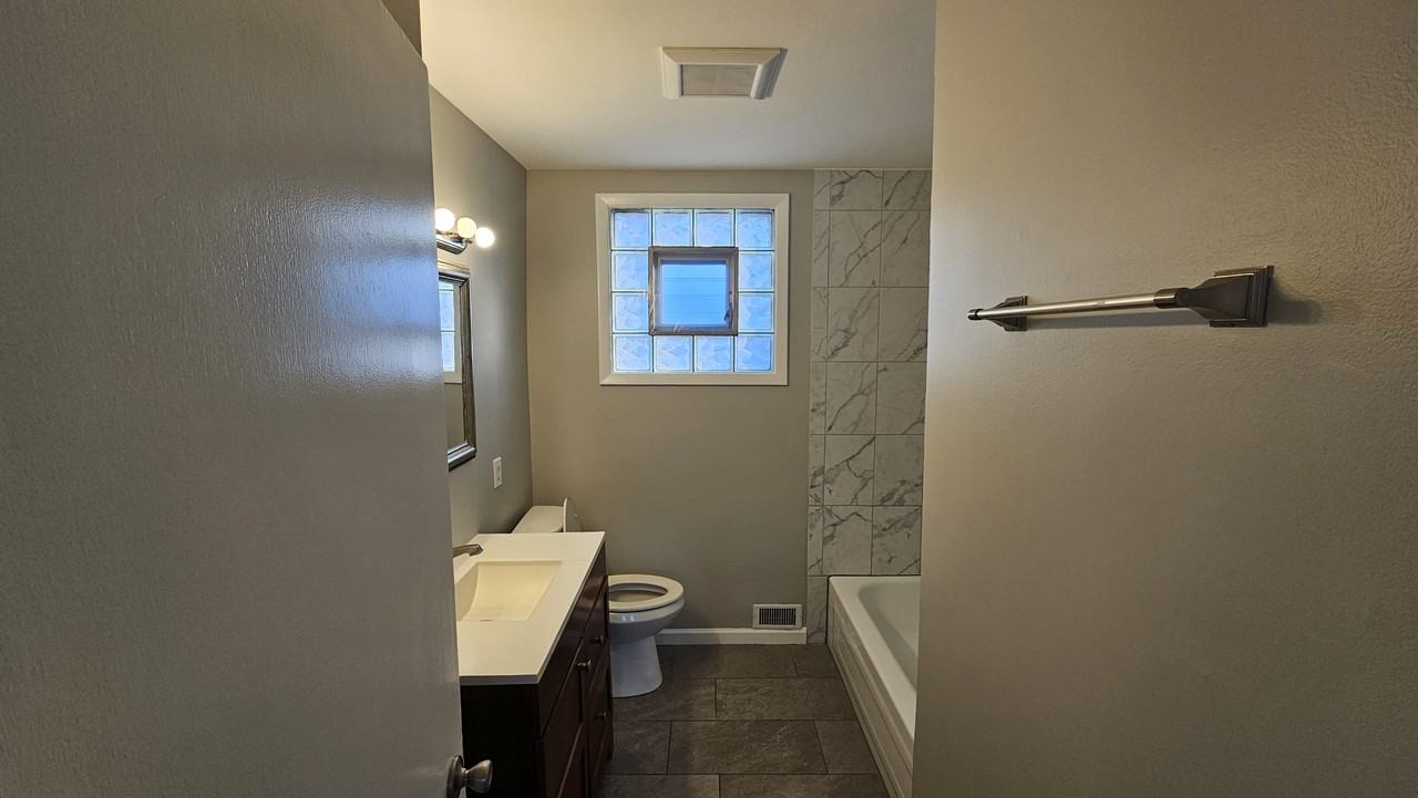 4615 S Komensky Ave #2 - Photo 7 of 12