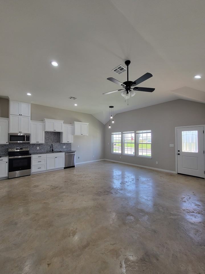 630 Pullen St #A - Photo 2 of 16