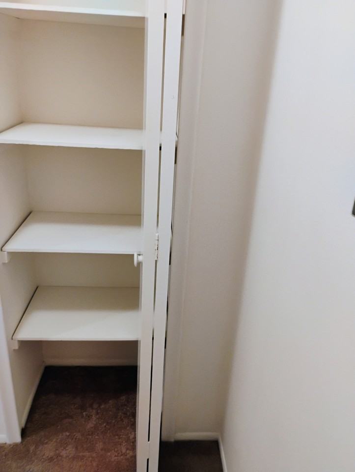 27060 Grandmont St #9 - Photo 5 of 6