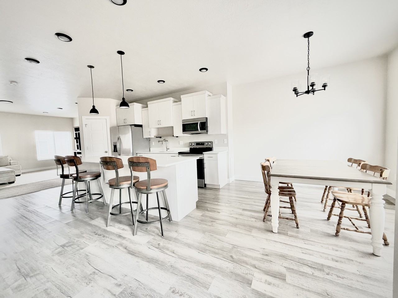 703 En - Photo 5 of 17