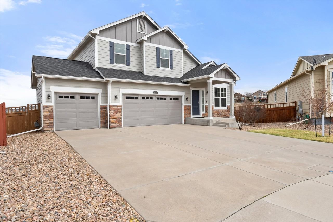 8344 Coopers Hawk Pl - Photo 2 of 48