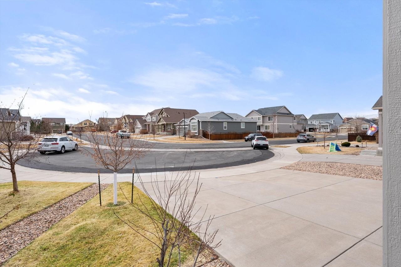 8344 Coopers Hawk Pl - Photo 5 of 48