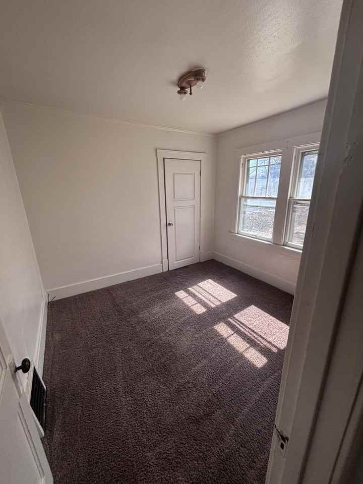 2222 N Ellis St #1 - Photo 4 of 7