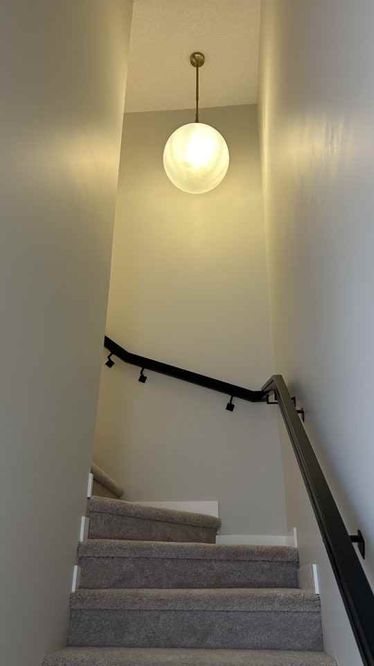 562 Seton Circle SE - Photo 4 of 33