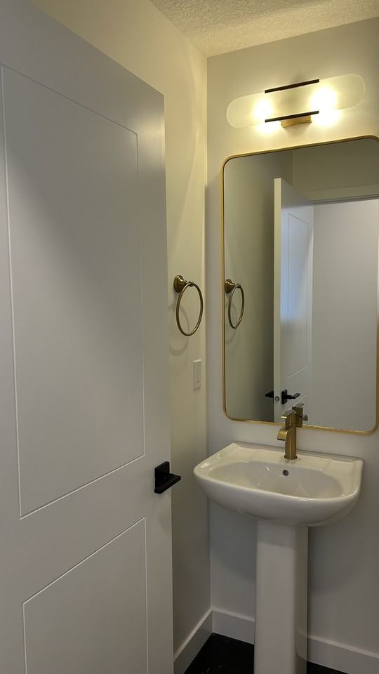 562 Seton Circle SE - Photo 5 of 33