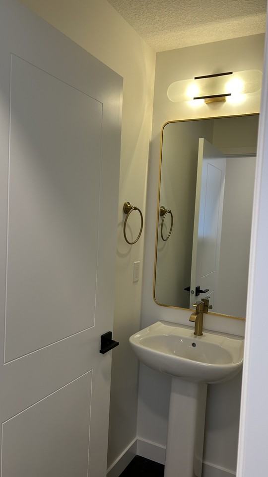 562 Seton Circle SE - Photo 6 of 33