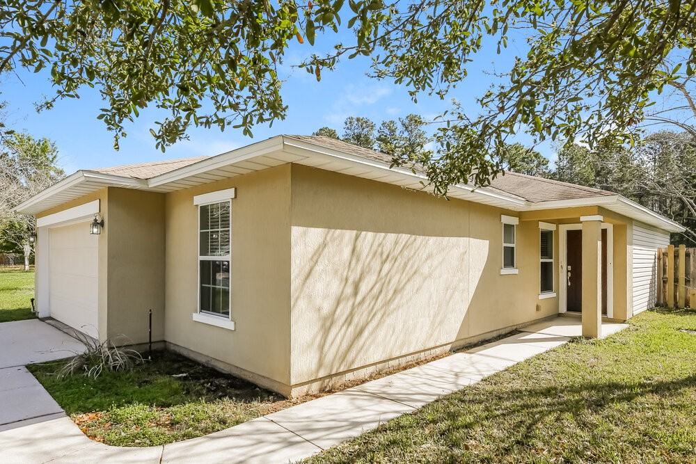 11751 Pleasant Creek Dr - Photo 3 of 16