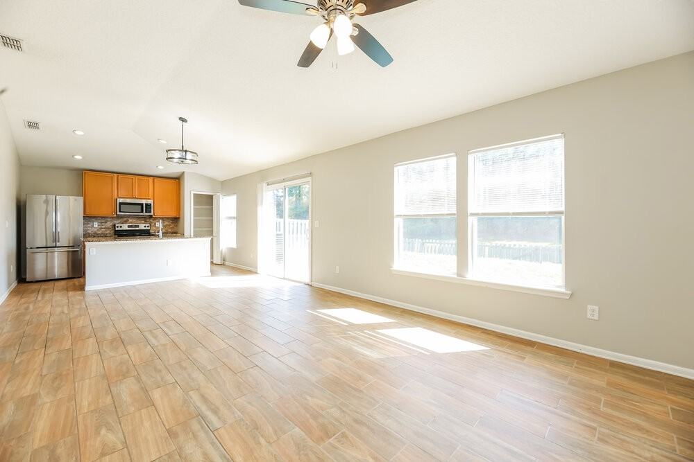 11751 Pleasant Creek Dr - Photo 4 of 16