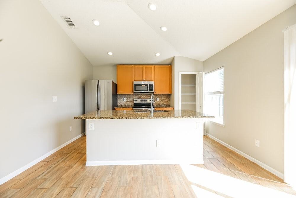 11751 Pleasant Creek Dr - Photo 7 of 16