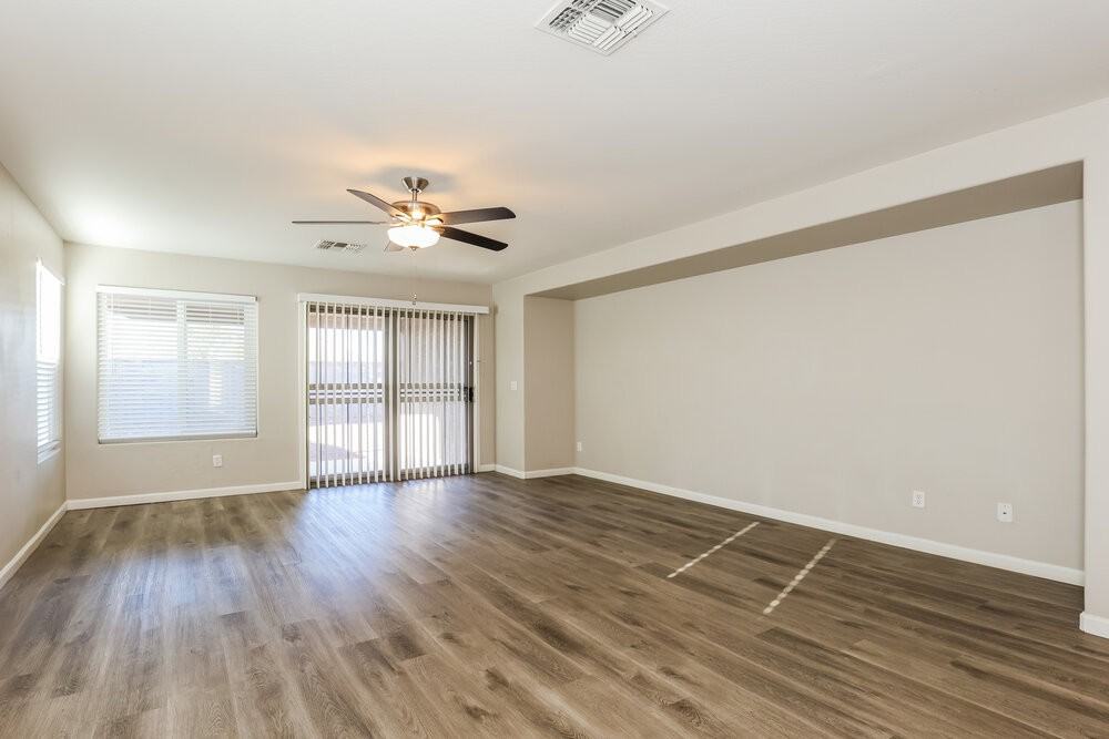 3528 W Glass Ln - Photo 3 of 16