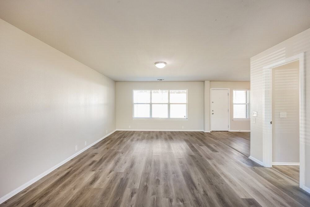 9475 Mulberry Path - Photo 7 of 17