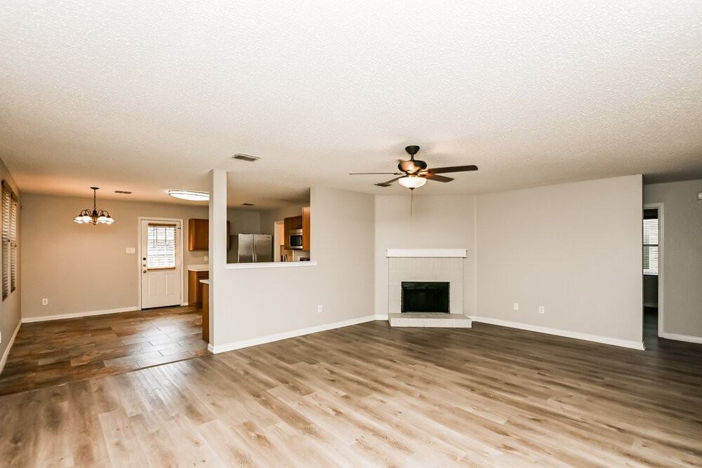 1732 Rialto Way - Photo 5 of 16