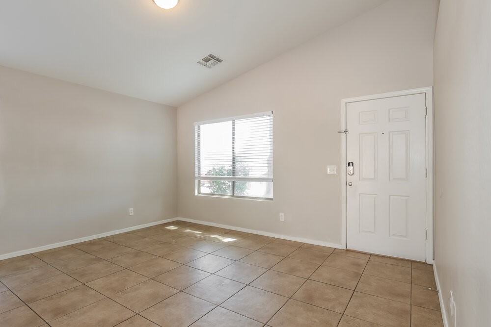 15814 W Jackson St - Photo 3 of 16