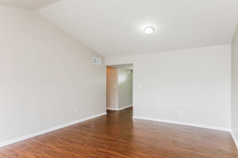 11010 Sw 123rd Ave - Photo 5 of 16