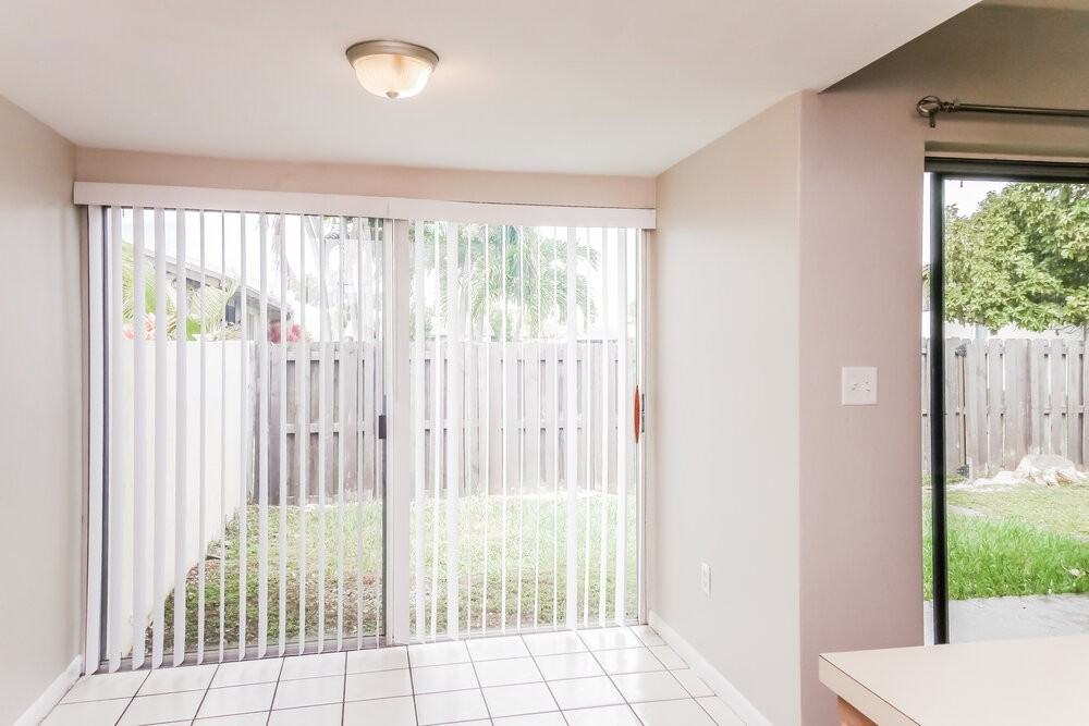 11010 Sw 123rd Ave - Photo 6 of 16