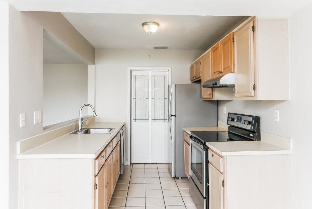 11010 Sw 123rd Ave - Photo 7 of 16