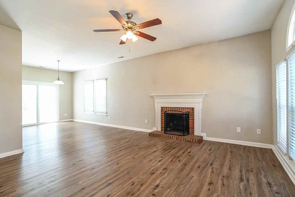 2117 David Earl Dr - Photo 4 of 16