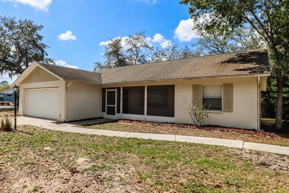 8047 Hathaway Dr - Photo 3 of 16