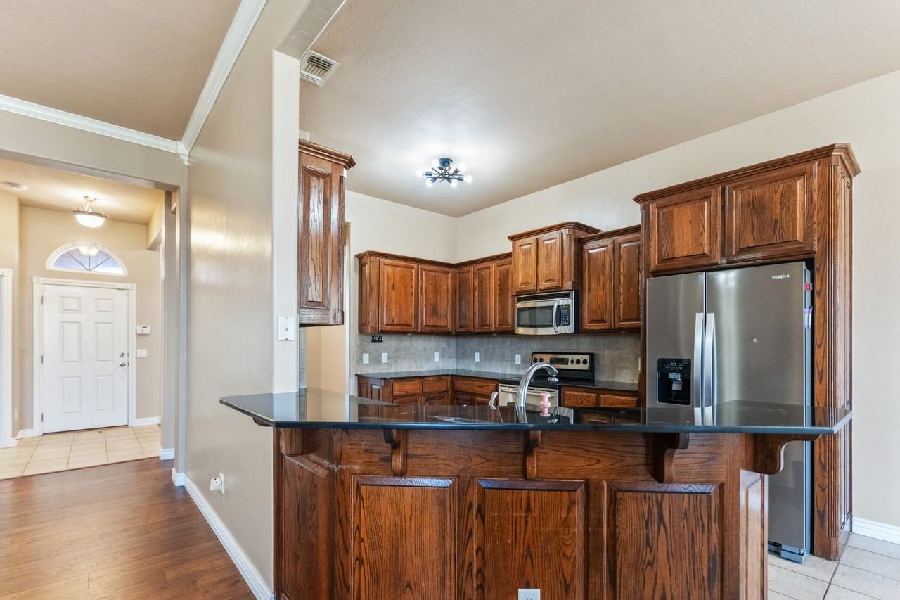 2809 Sw 92nd Ct #1 - Photo 4 of 6