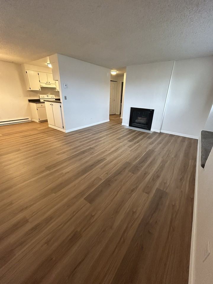 700 Crater Lake Ave #WL34 - Photo 2 of 13