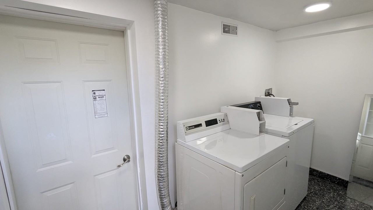 564 Jane Street - Photo 2 of 8