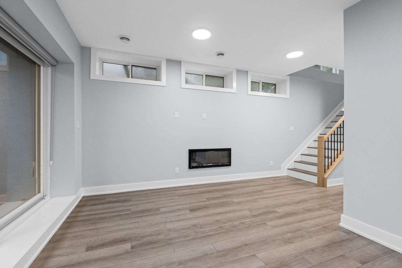 884 Byron Avenue #B - Photo 3 of 16