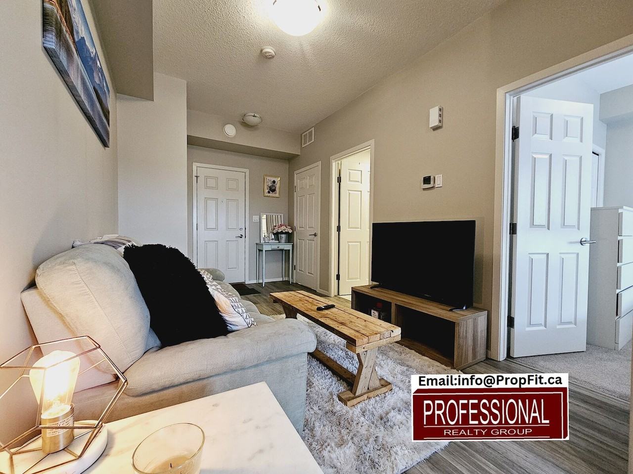 6307 66 St - Photo 2 of 10