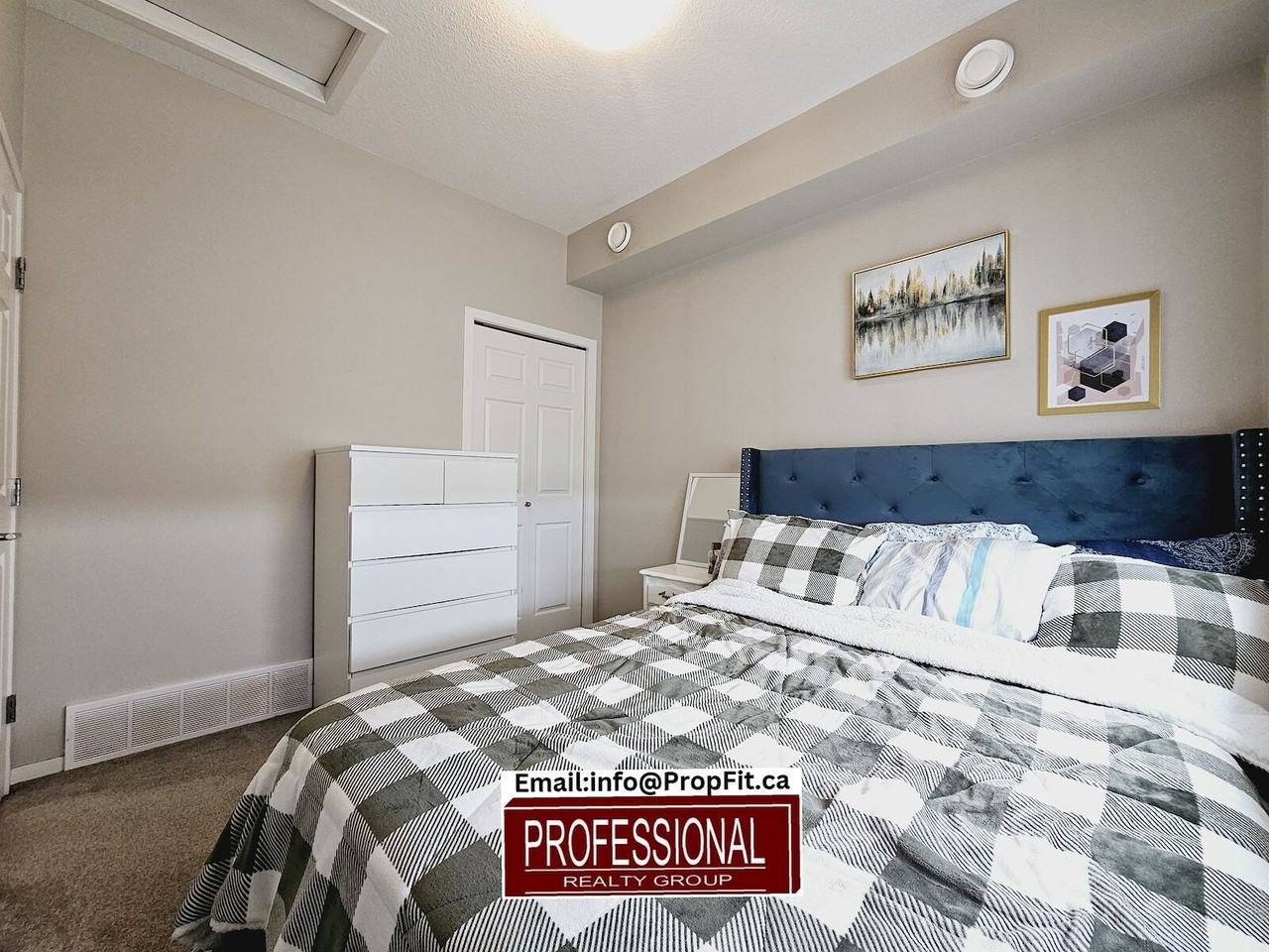 6307 66 St - Photo 4 of 10