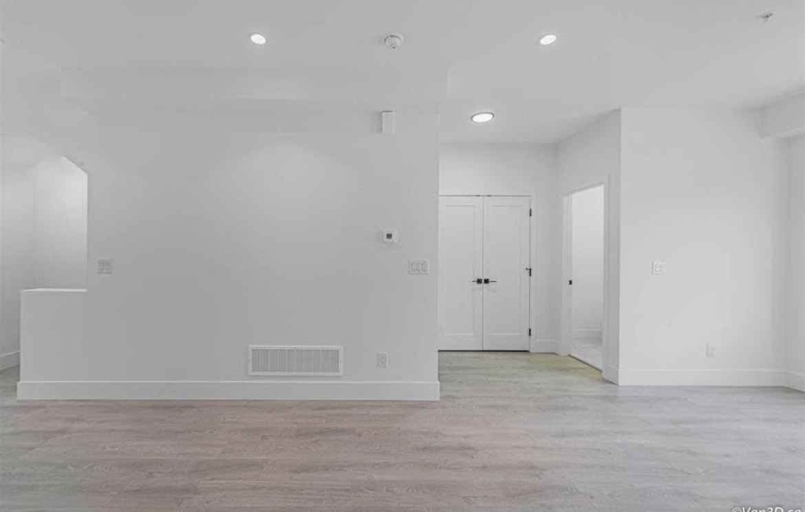 23108 Lougheed Hwy #4 - Photo 4 of 9